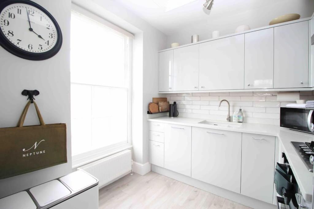 Beautiful Top Floor Clifton Apartment Bristol Exterior photo