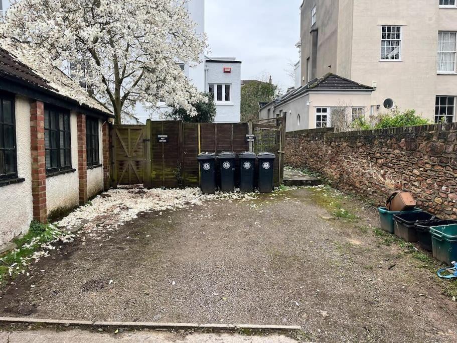 Beautiful Top Floor Clifton Apartment Bristol Exterior photo